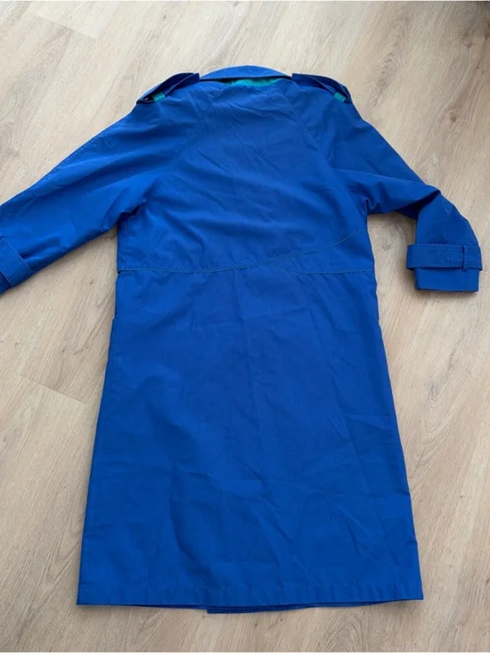 Vintage Bold Royal Blue Long Trench Coat with Green Accent Size Medium - Picture 11 of 11